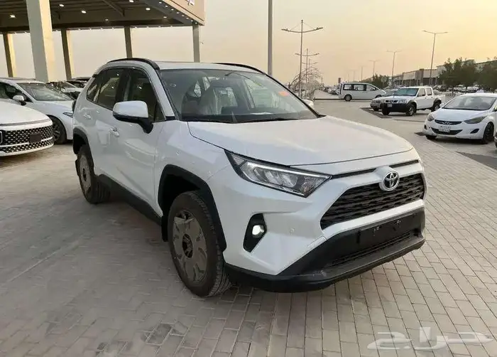 تويوتا راف فور نص فل 2.0 بنزين 2025 10