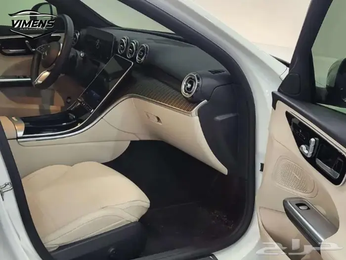 مرسيدس C300 أفانجارد 4MATIC 2023 6