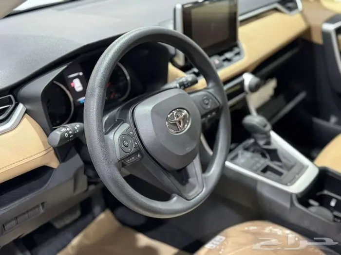 تويوتا راف فور بنزين ستاندر مكينة 2.5 بريمي 2024 11