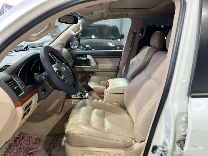 تويوتا لاندكروزر VXR موديل 2014 نظيف جدا للمستخدم 7