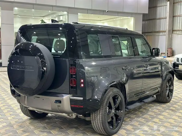 لاند روفر ديفندر موديل 2025 6 سلندر سعودى عرض خاص 9