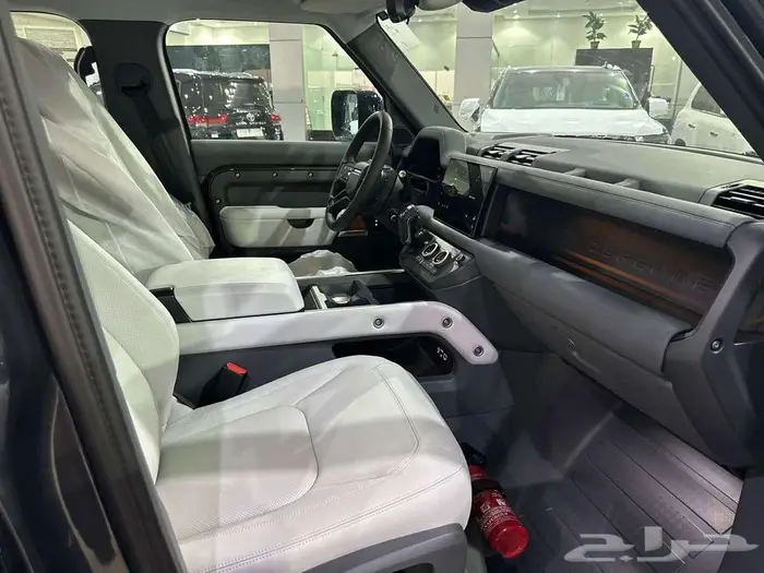 لاند روفر ديفندر موديل 2025 6 سلندر سعودى عرض خاص 13