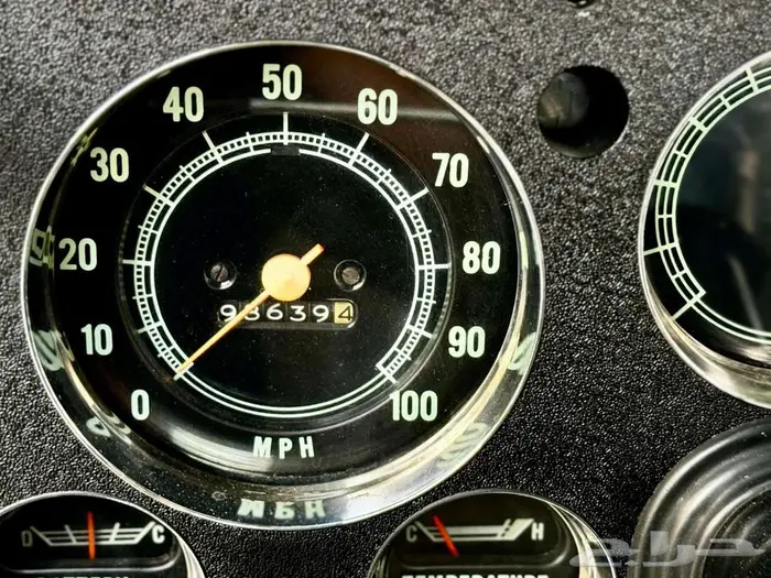 شيفروليه C10 350 كلاسيك مجدد موديل 1972 27