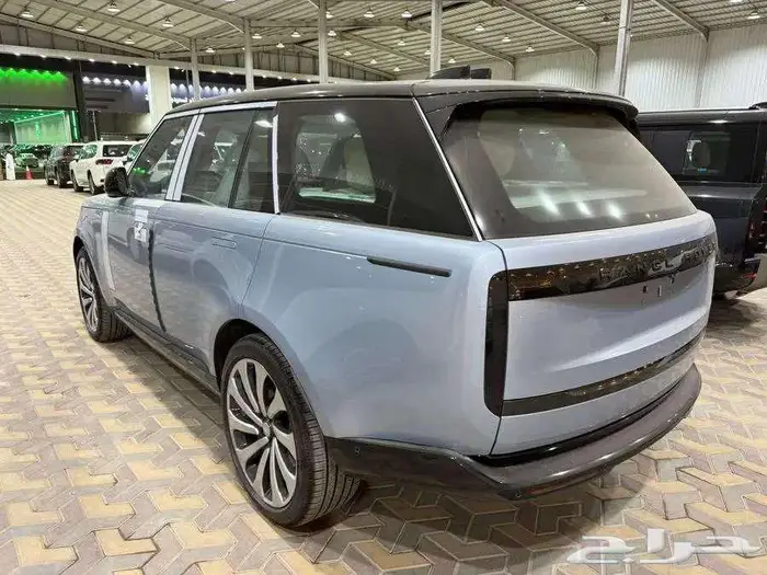 رنج روفر HSE V8 موديل 2025 - داخلي أوف وايت - 3