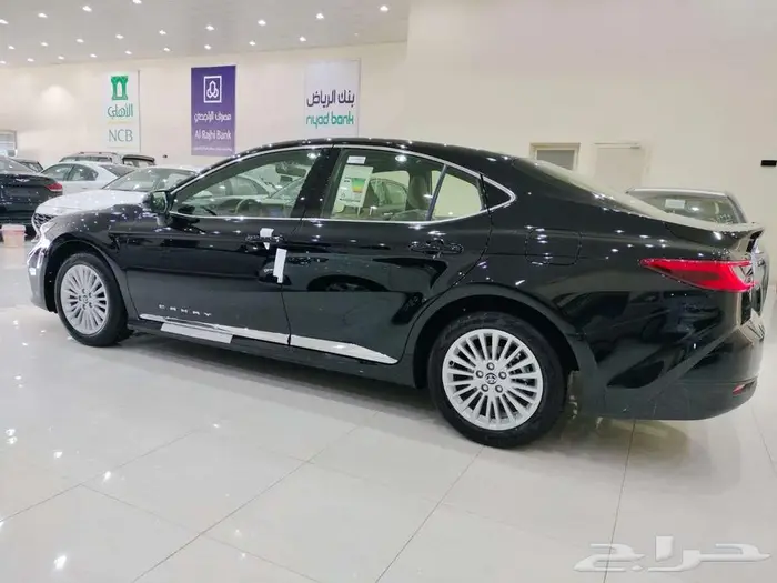 تويوتا كامري LE 2025 فتحة سقف بنزين سعودي 2