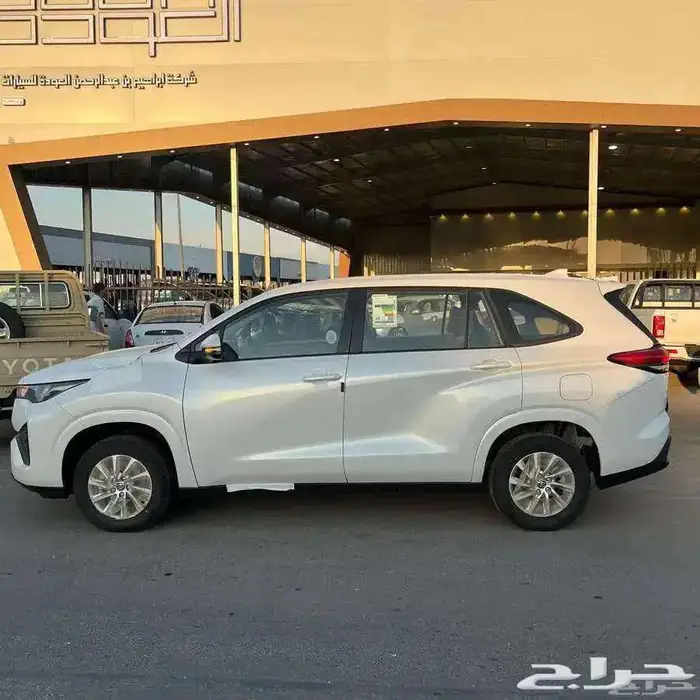تويوتا انوفا GL بنزين 2025 كاش واقساط اسعار منافسه 3