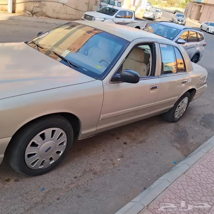 فورد فكتوريا بوليسي 2010 1