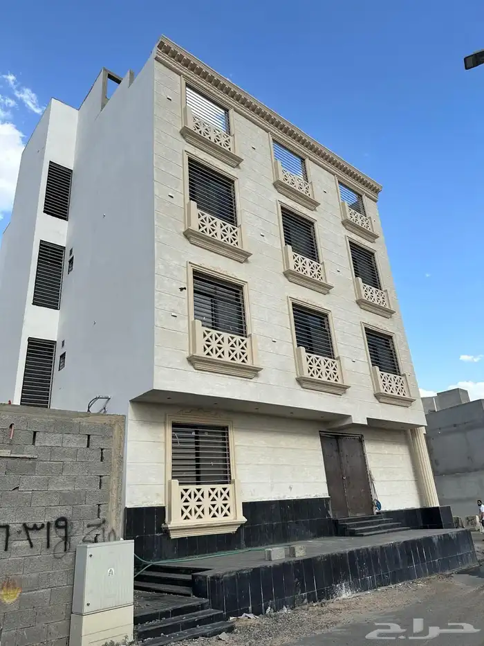 عمارة جديده في شهار للبيع مطله على الطائف كامل 1