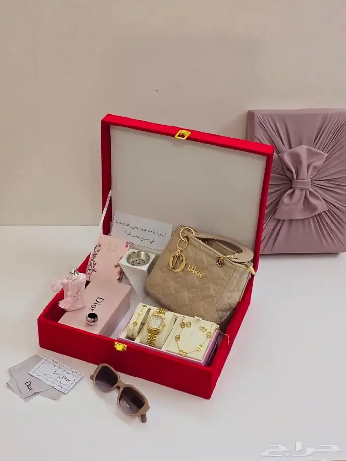 هدايا نسائية ماركة ديور 2