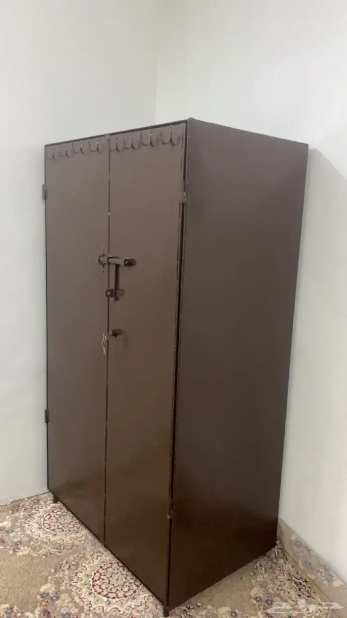 دولاب حديد شرط على السوم 1