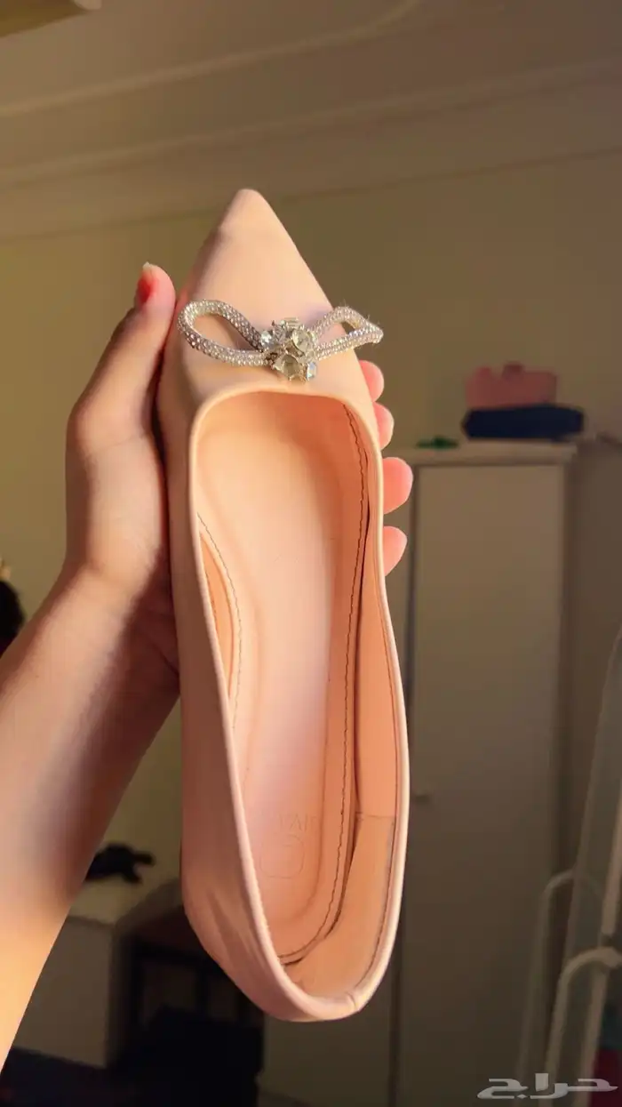 كعب عالي ماركه استرا 4