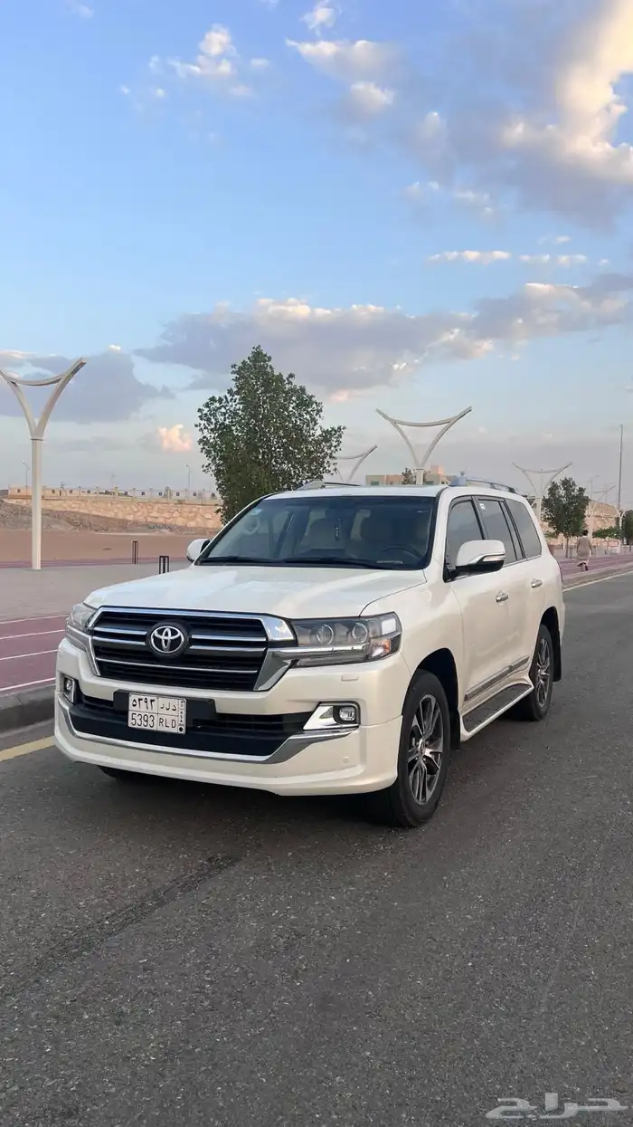 للبيع جيب لاندكروزر 2020 مخزن 10