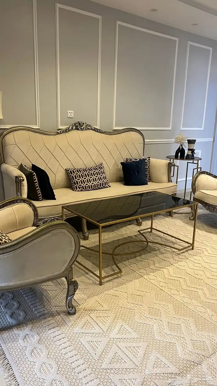 كنب من 3قطع وطاوله من 3قطع 1