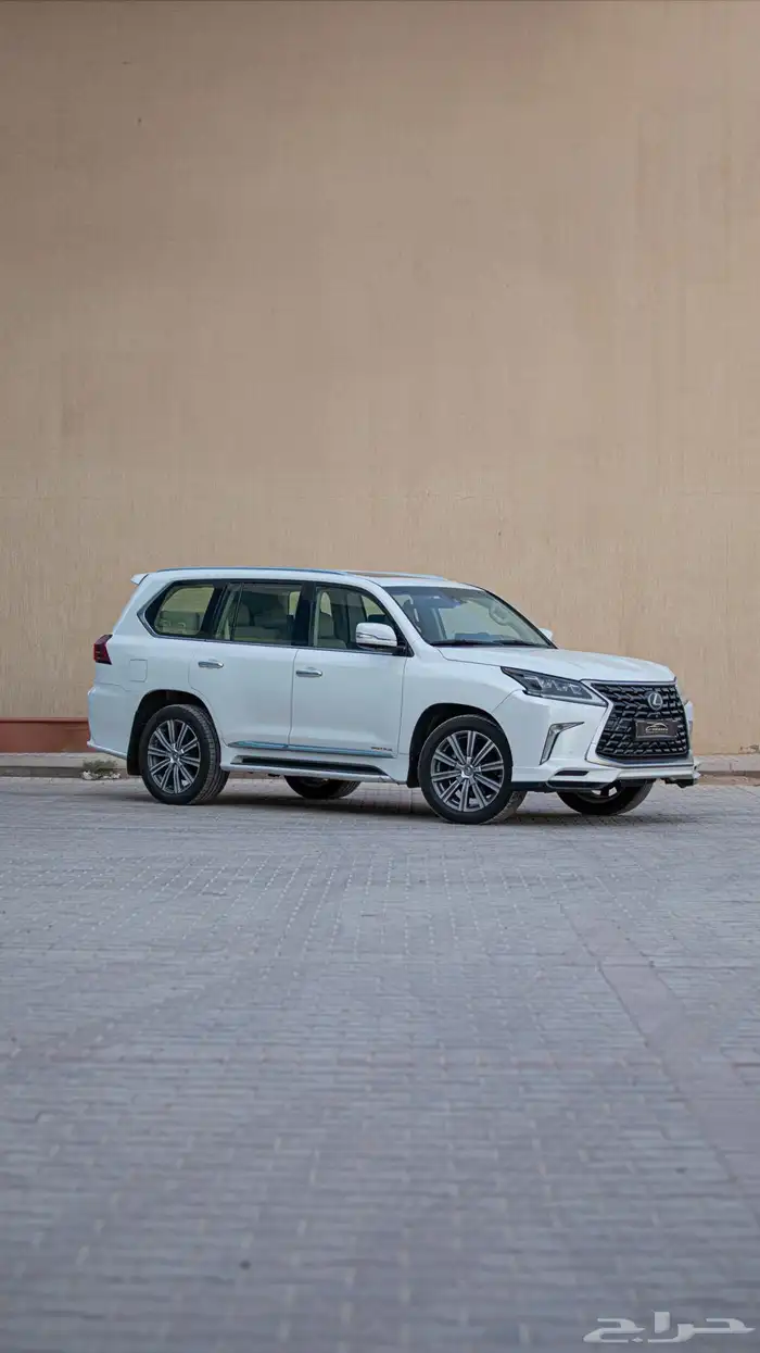 جيب لكزس (LX-570 (2016 3