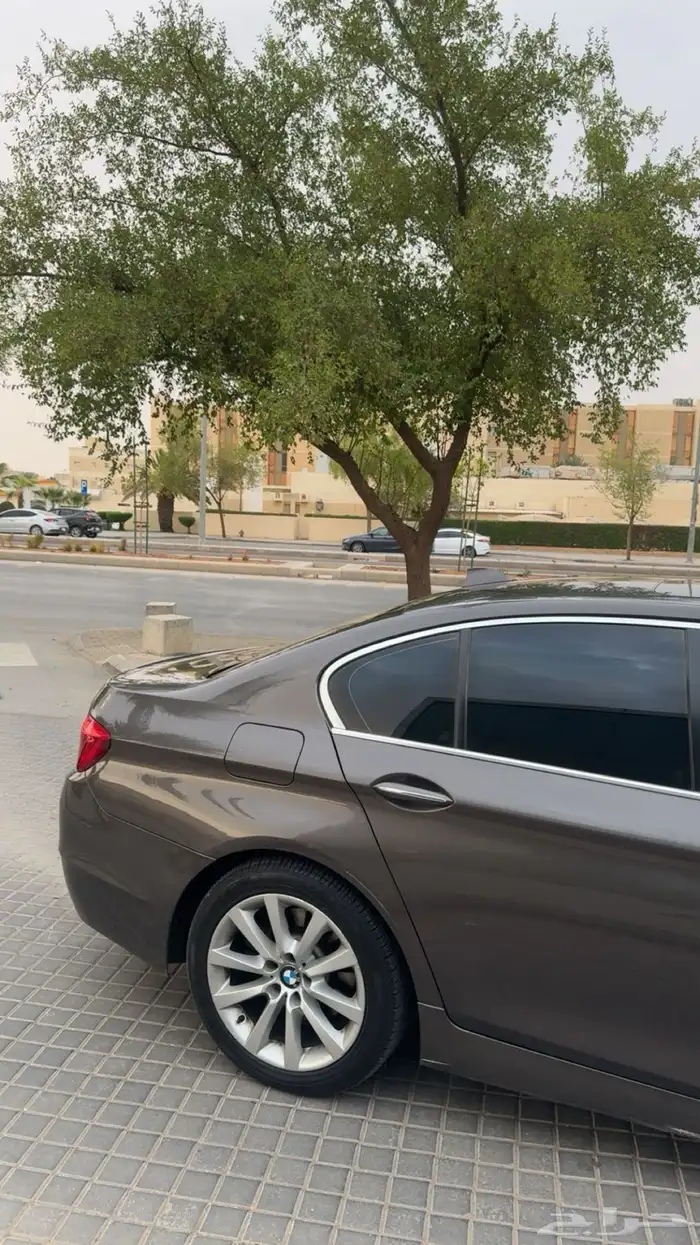 بي ام دبليو 520 i 2012 1