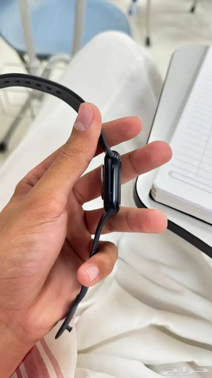 ساعة أبل سيريس 8 2