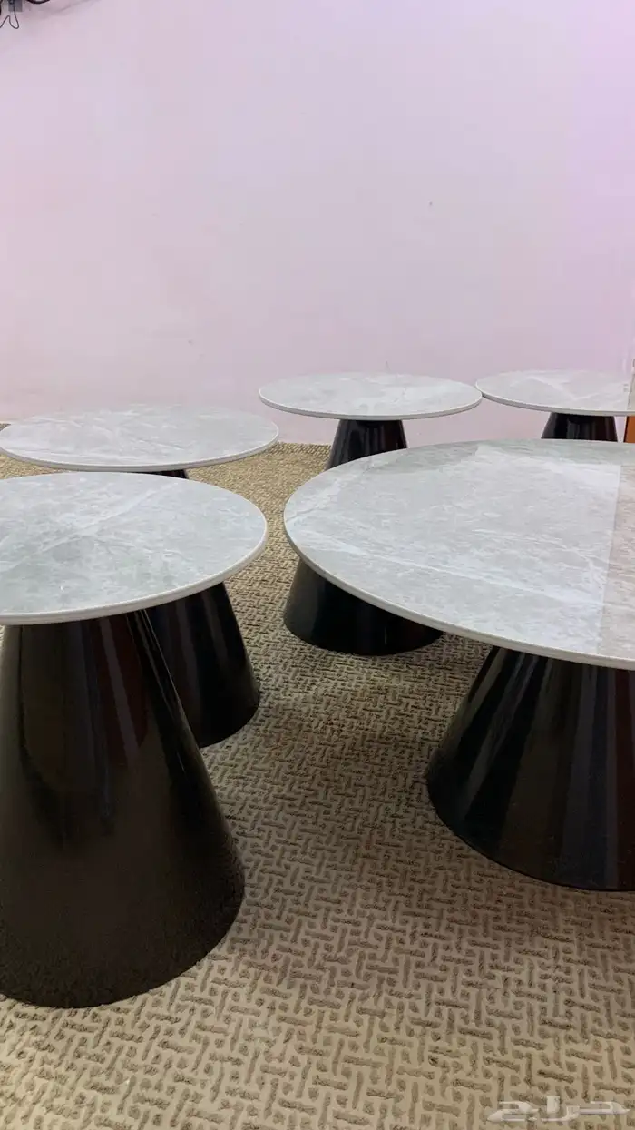 طاوله و4 خدمه رخام طبيعي جديده 1