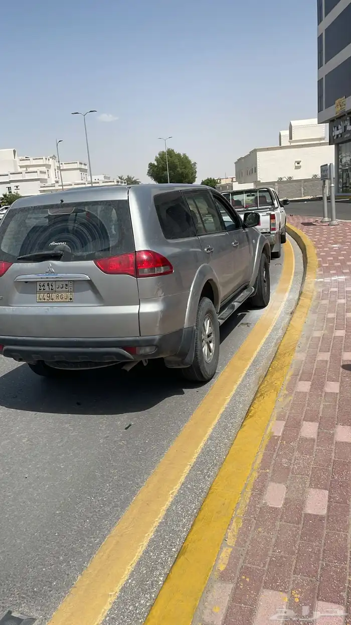 باجيرو سبورت 2015 فضي 0