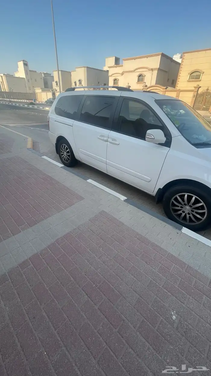 كيا كرنفال فل كامل مديل 2011 الممشى 271000 قابل للزياده 13