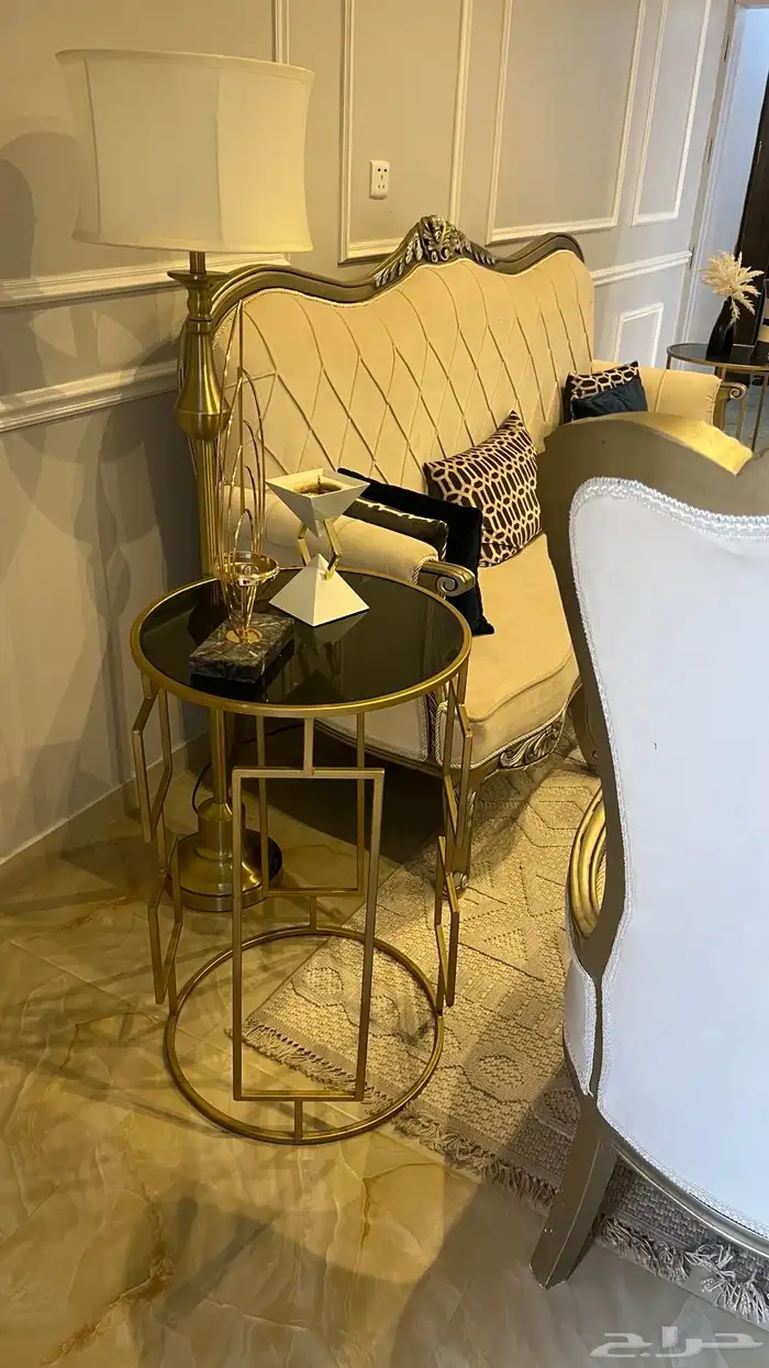 كنب من 3قطع وطاوله من 3قطع 2