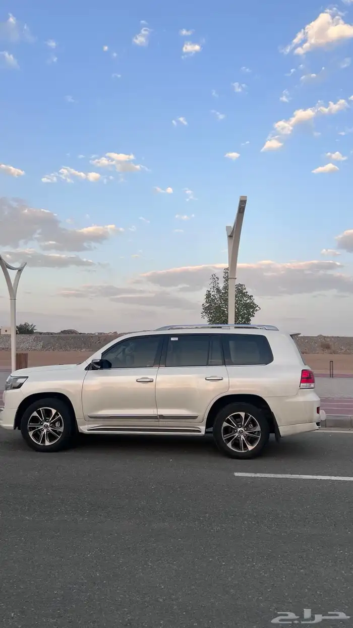 للبيع جيب لاندكروزر 2020 مخزن 2