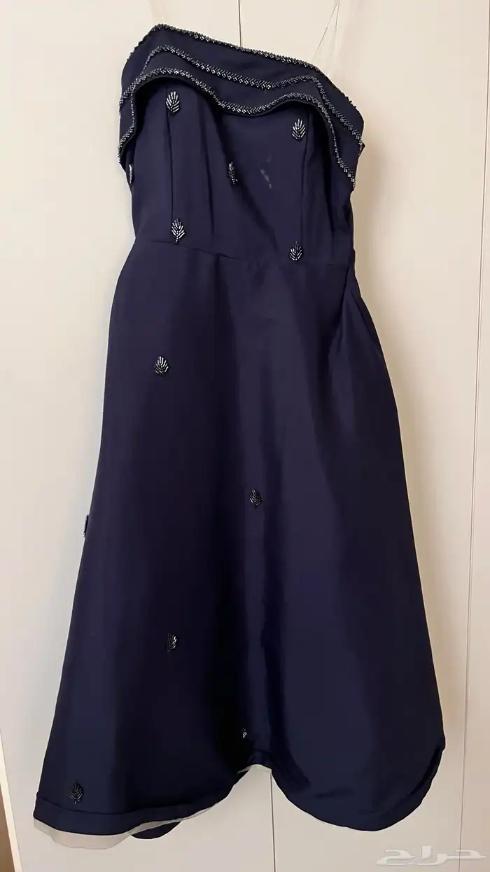 فساتين للبيع بمقاسات مختلفه   لبس مره وحده واحد م انلبس 1