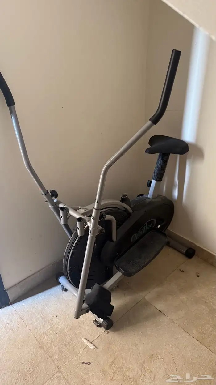 دراجه رياضه ثابته شبه جديده يبغالها شد صامل الرجل بس 1