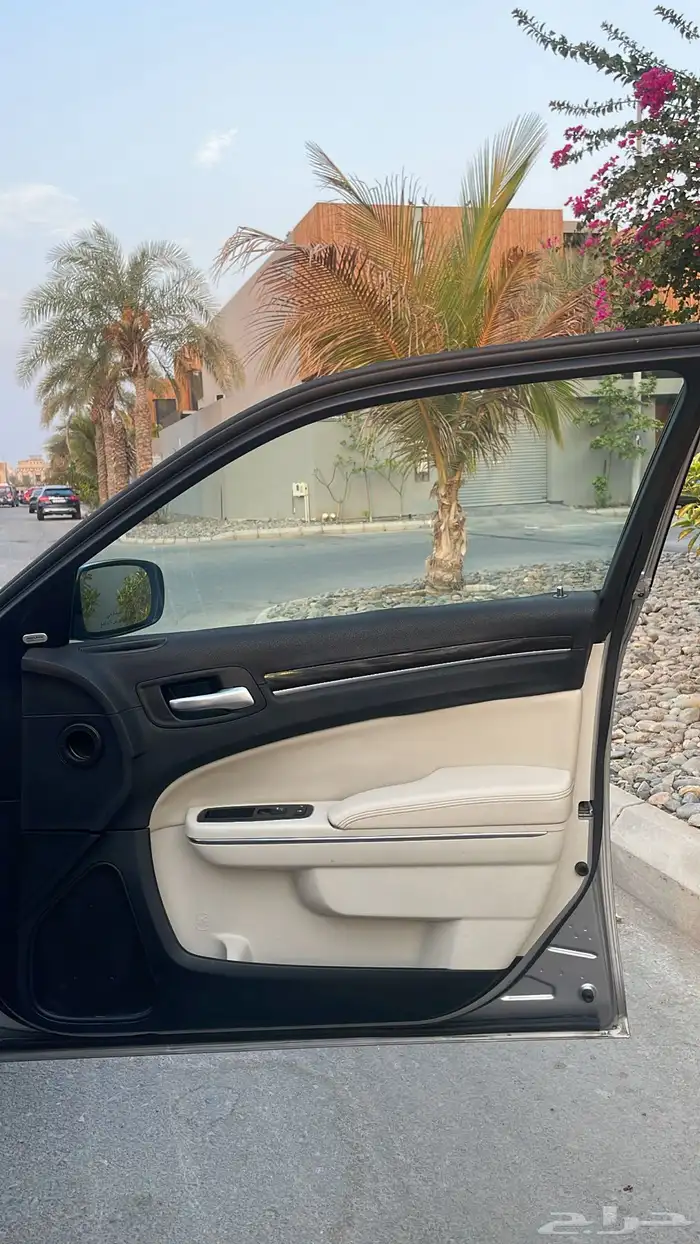 كرايسلر c300 سقف بانوراما (( نظيف )) 20