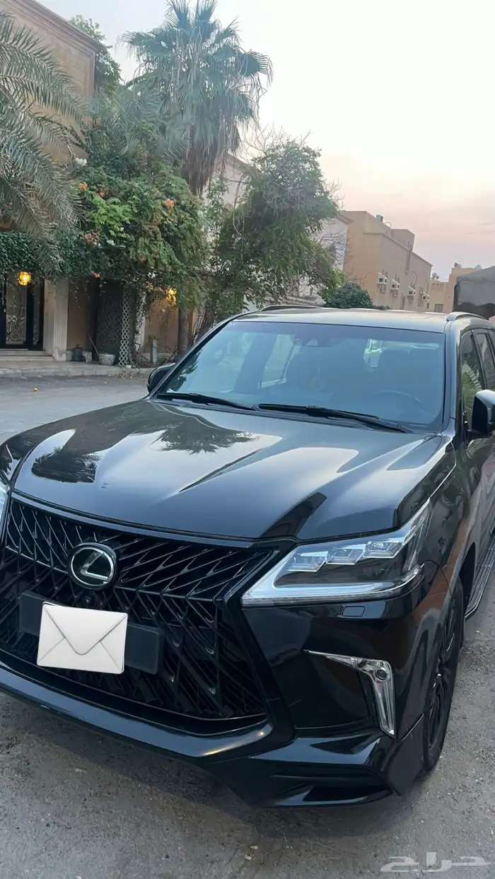 لكزس lx570 اسود 2020 s-sport Black Edition 4