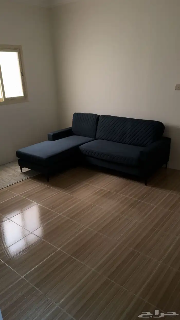 كنب بحالة ممتازة وجودة 0