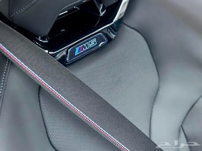 للبيع BMW - M5 - competition موديل 2025 اصفار وارد كندا 9