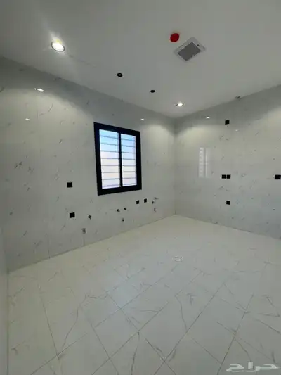 شقه للبيع مع سطح خاص بعماره شغل فاخر تقبل الدعم السكني index
