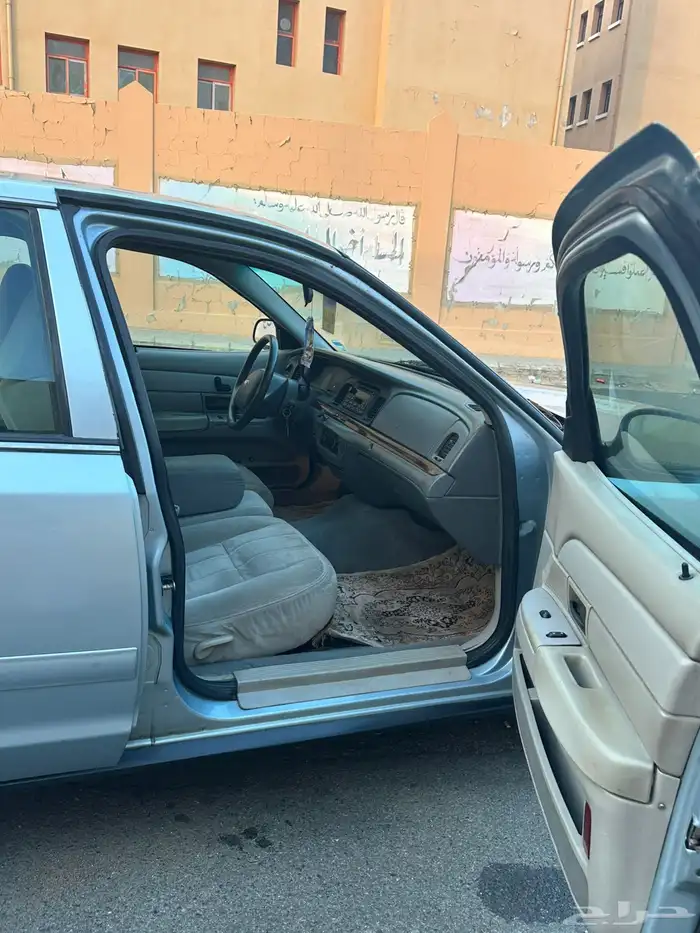 فورد كراون فكتوريا   2003 6