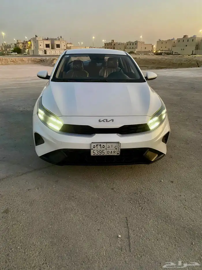 للبيع كيا سيراتو ستاندر 2