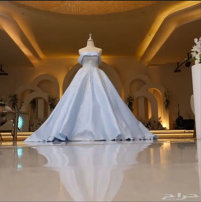 فستان للبيع بقيمة 1000  غير قابل لتفاوض المقاس سمول ميديم 2