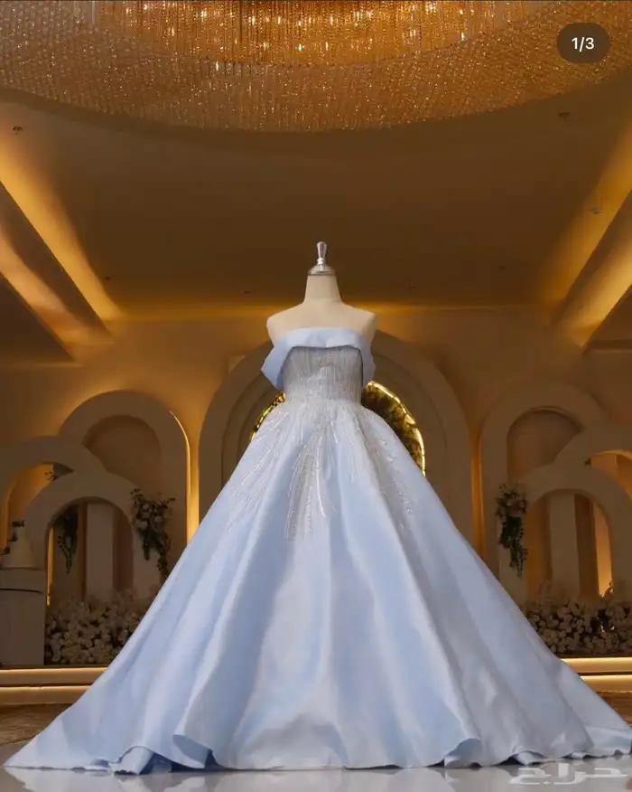 فستان للبيع بقيمة 1000  غير قابل لتفاوض المقاس سمول ميديم 0