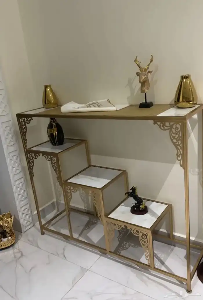 طاوله ارضيه مع مدخل 1