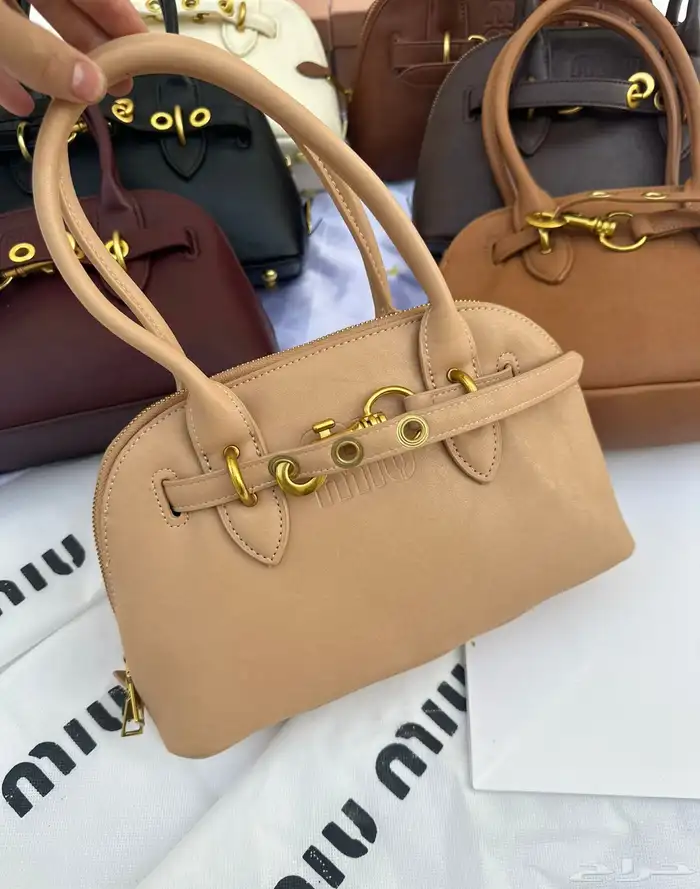 شنط ماستر طبق الاصل بارخص الاسعار 87