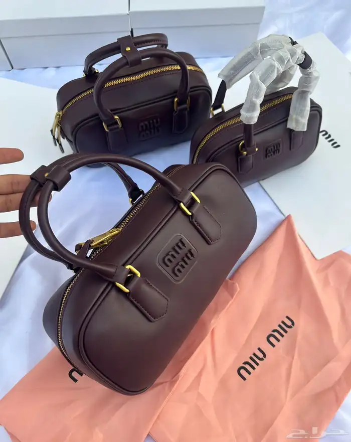 شنط ماستر طبق الاصل بارخص الاسعار 10