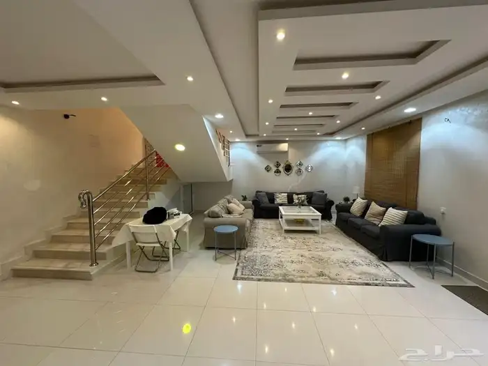 شقة دورين بحي ظهرة لبن واسعة للبيع 0