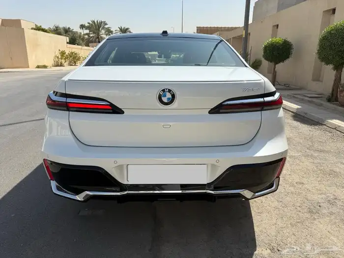 بي ام دبليو 11