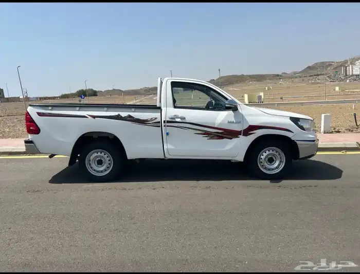 هايلوكس فل كامل بنزين 2017 9
