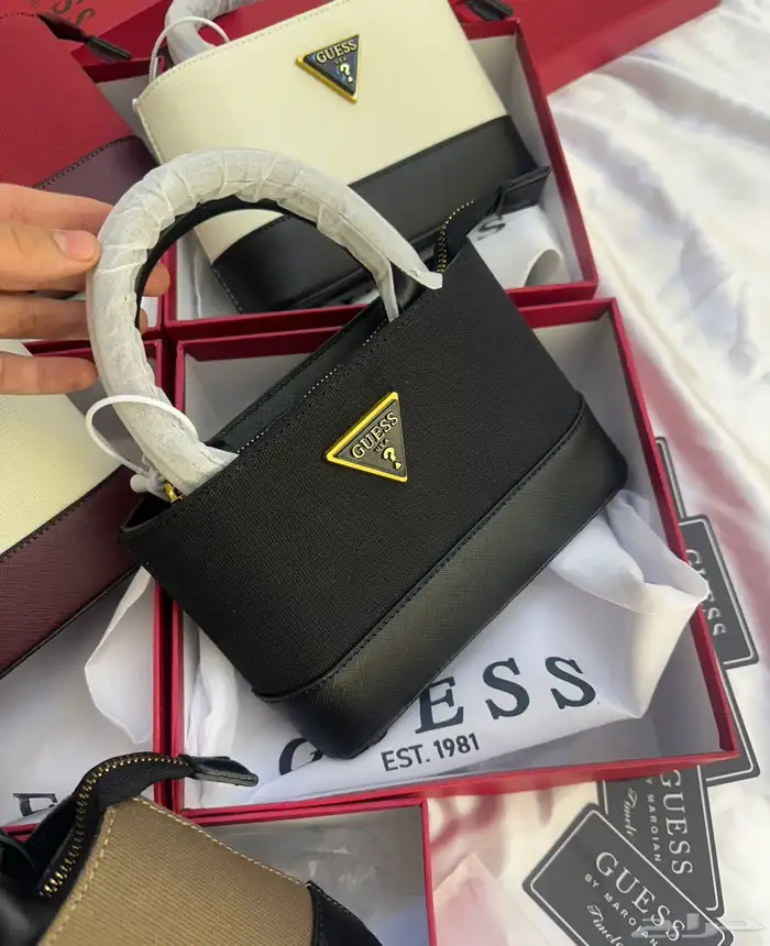 شنط ماستر طبق الاصل بارخص الاسعار 44