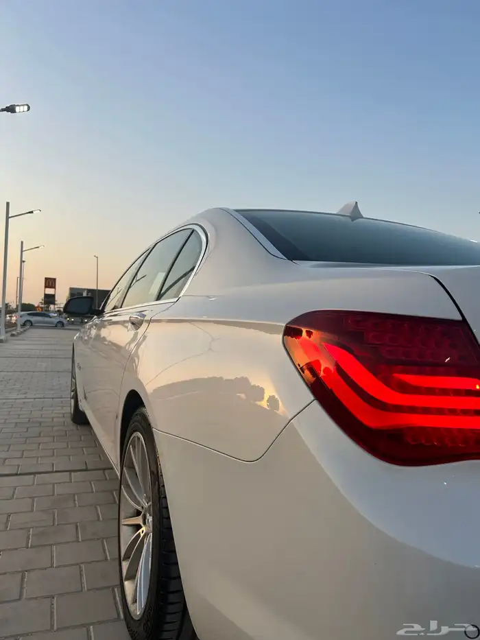 بي ام دبليو 730 6