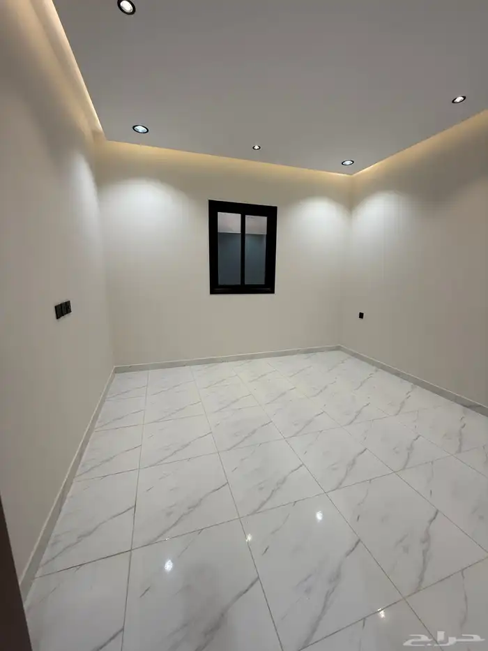 للبيع فيلا vip دورين وملحق شمال التضامن خميس مشيط 32