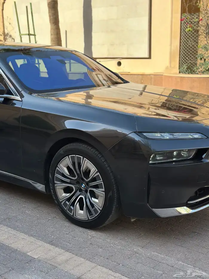 بي ام دبليو 735 ناغي 2023 رصاصي 3