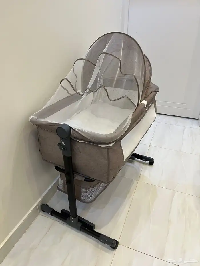 سرير اطفال 1