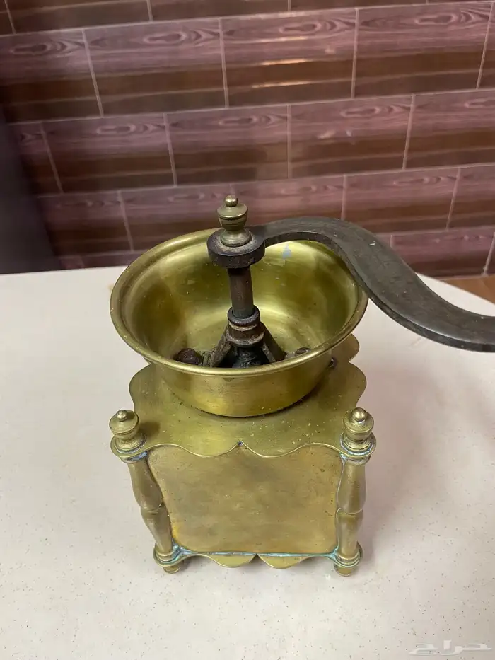 مطحنة يدوية تراثيه قديمه 3