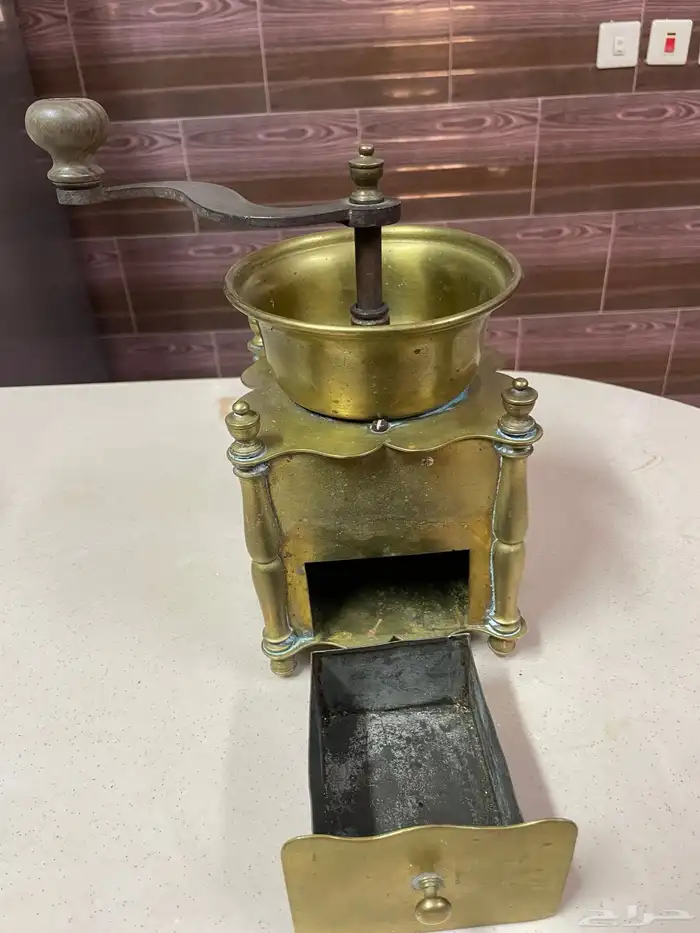 مطحنة يدوية تراثيه قديمه 0