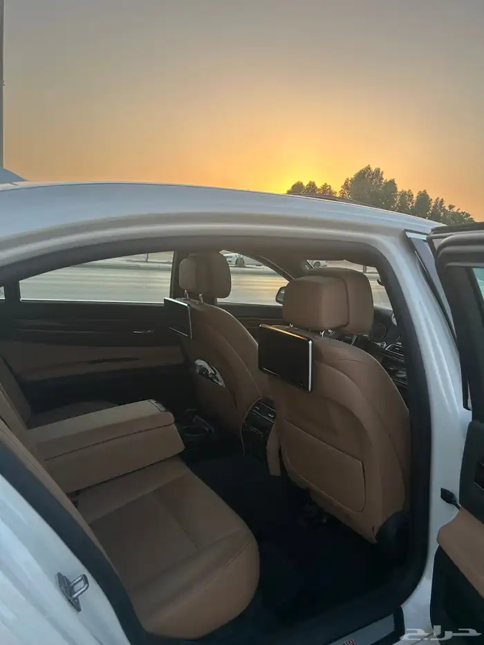 بي ام دبليو 730 23